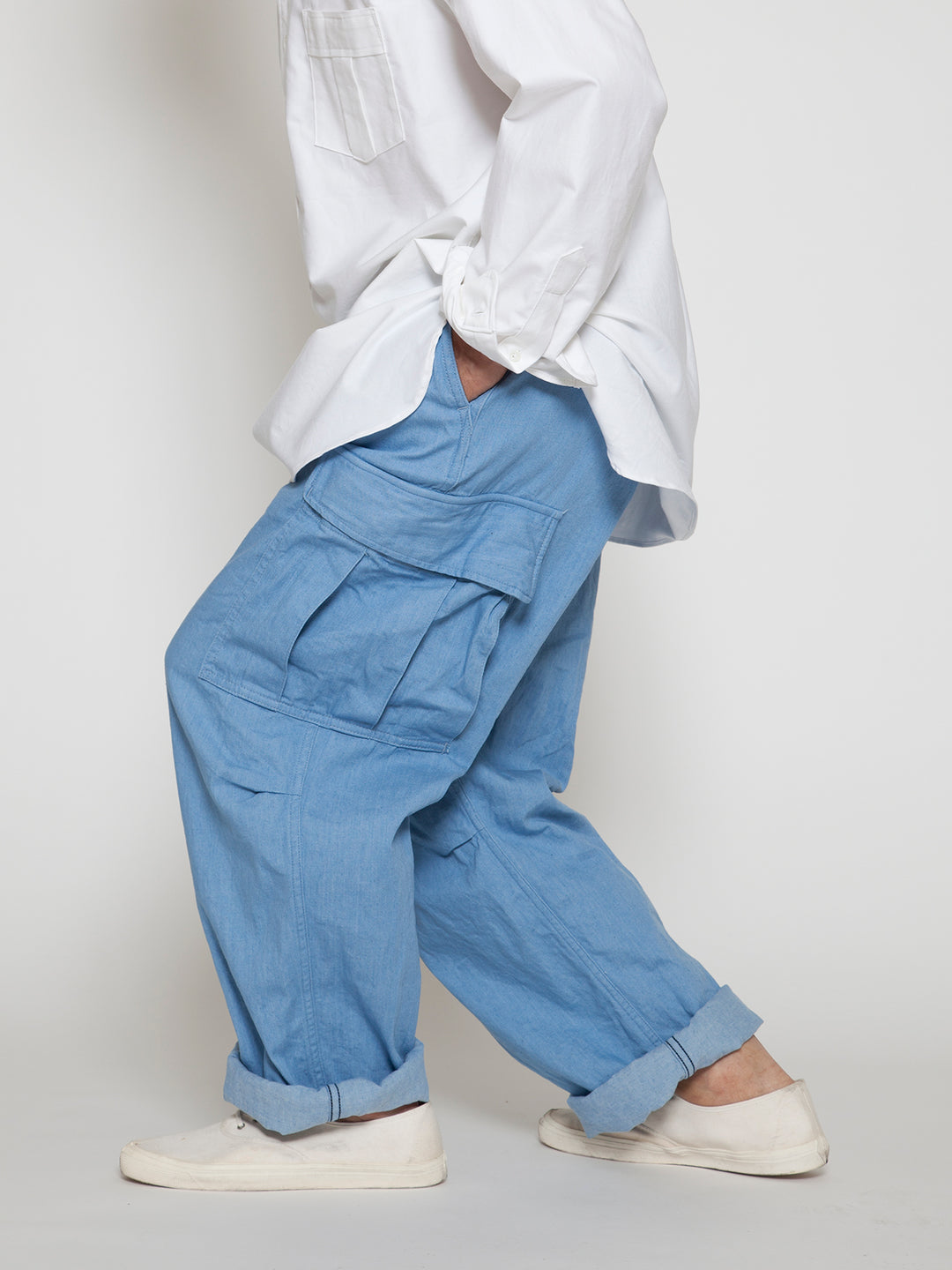 JUNGLE EASY SLACKS x BLEACHED DENIM