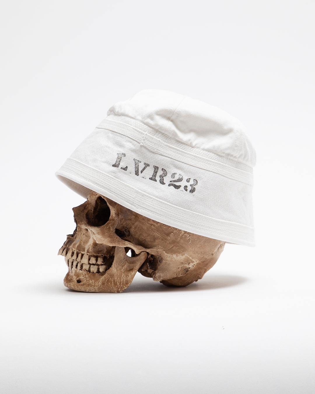 CA010 - NAVY HAT / Off White