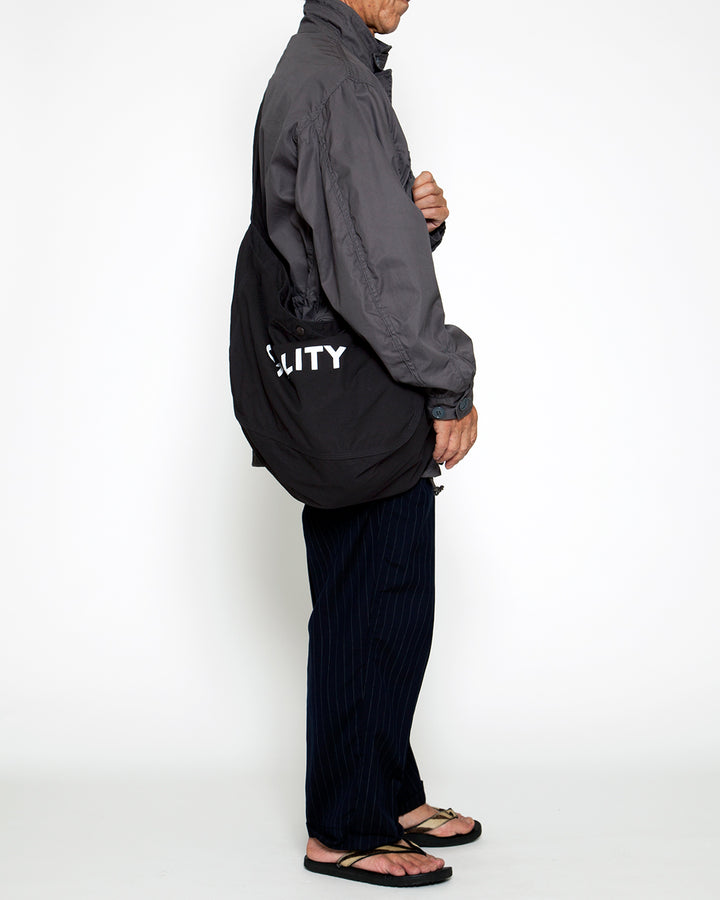 CB004 - NEWS PAPER BAG / Black